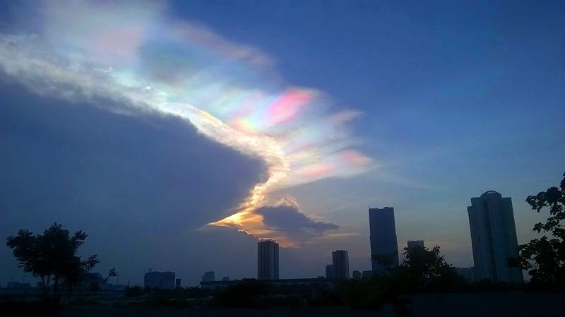 Hiện tượng mây ngũ sắc là gì?